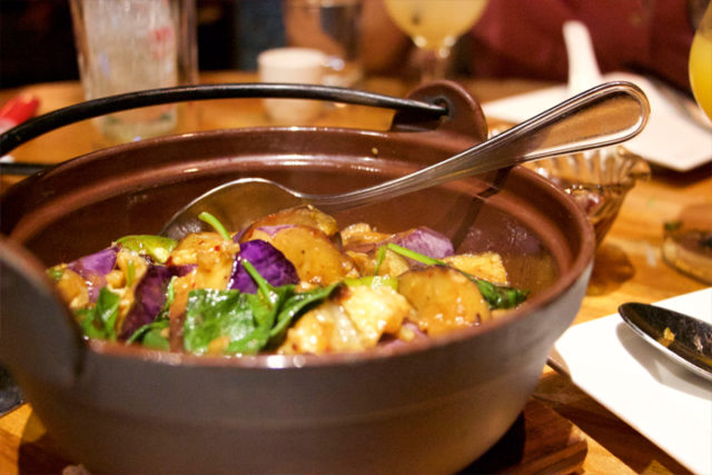 Roasted eggplant with mushrooms, basil, jalapeño in spicy garlic sauce.