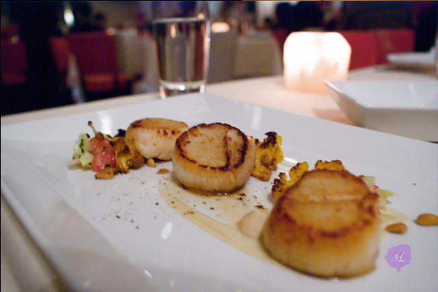 DIVER SCALLOPS  cauliflower, fennel-grapefruit salad, pine nut Yes, it looks a little sad with only 3 tiny scallops, but they were really fresh and beautifully cooked.